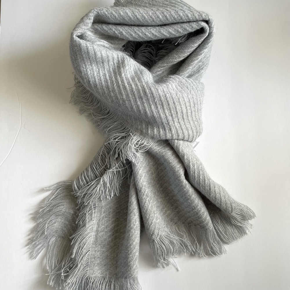Terra Di Siena Tweed Scarf with Fringe Grey